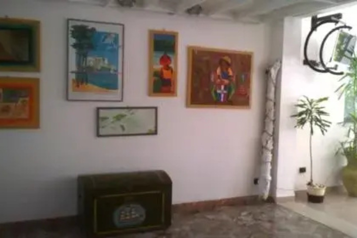 Room 4 of 11