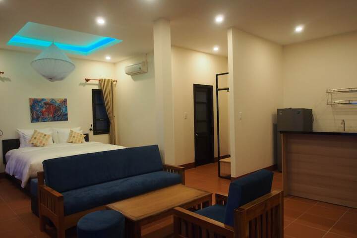 Room 12 of 100