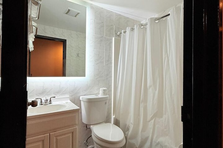 Classic Queen Bed (26 of 26)