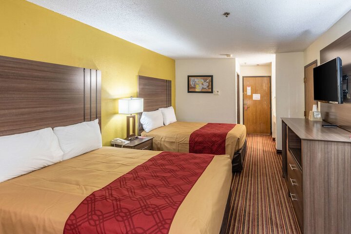 2 Double Beds (2 of 7)