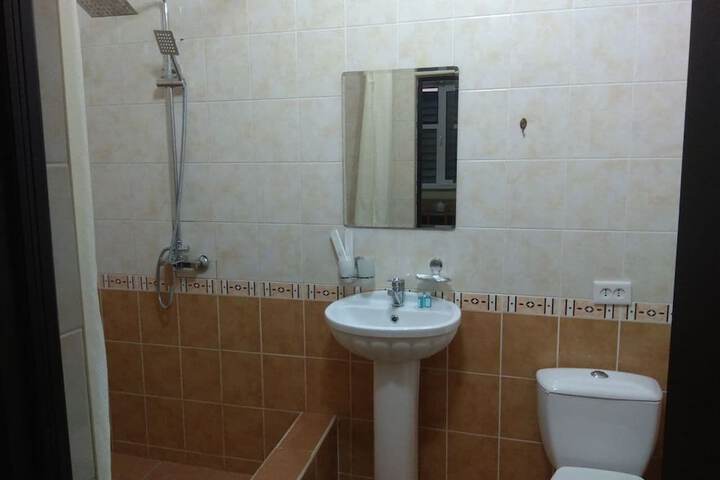 Room 20 of 28