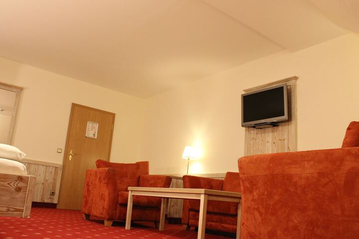 Room 15 of 40