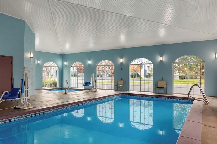 Pool Hotel