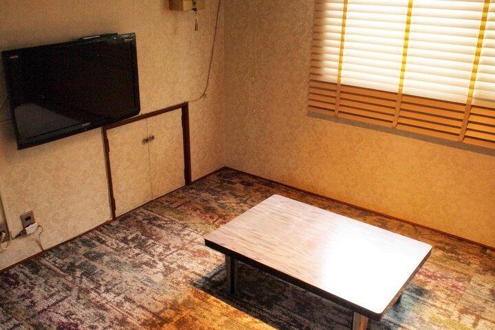 Room 9 of 36