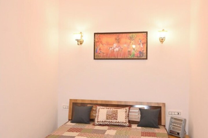 Room 2 of 13