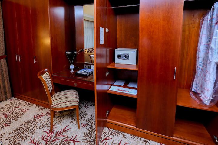 Room 38 of 83