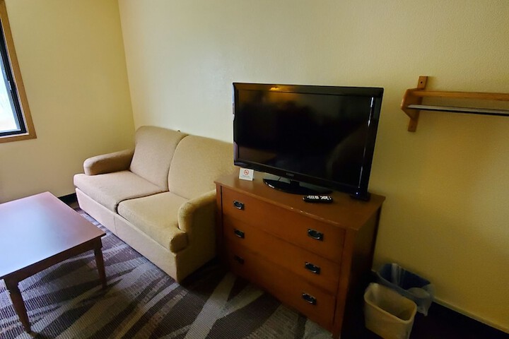 2 Queen Beds (2 of 17)
