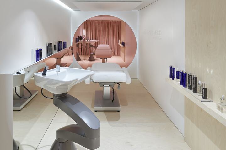 Hair salon