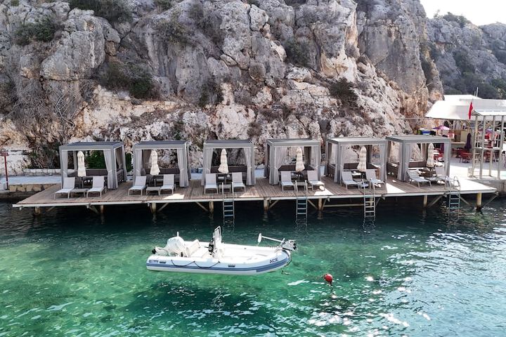 Hotel Entry