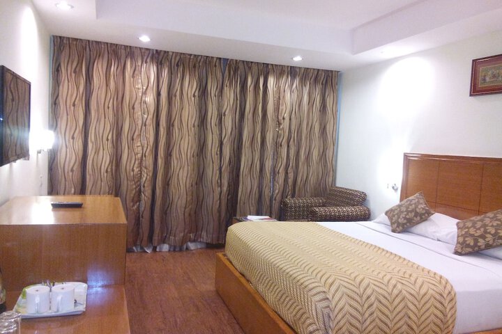 Room 7 of 30
