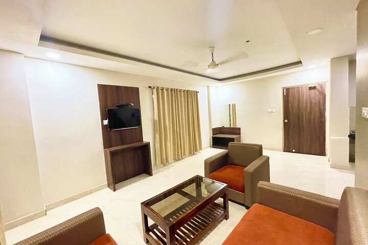 Room 10 of 76