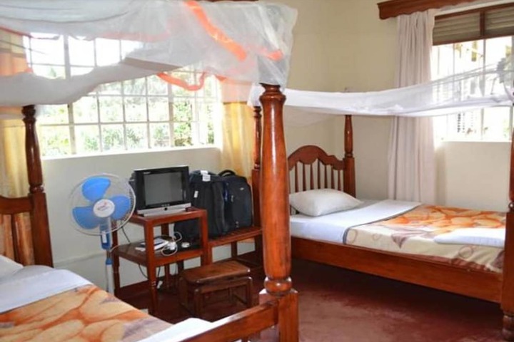 Room 4 of 55