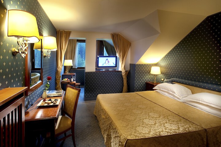 Room 26 of 89