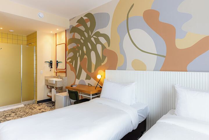 Room 21 of 41