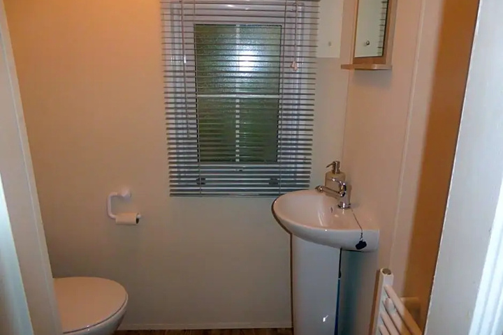 Room 6 of 15