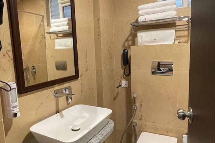 Room 54 of 67