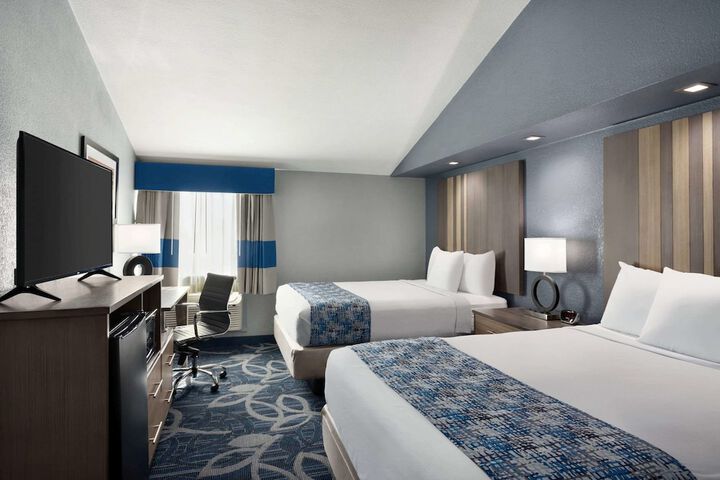 Queen Bed Accessible (1 of 7)
