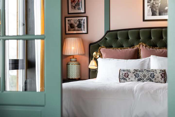 Room 28 of 172