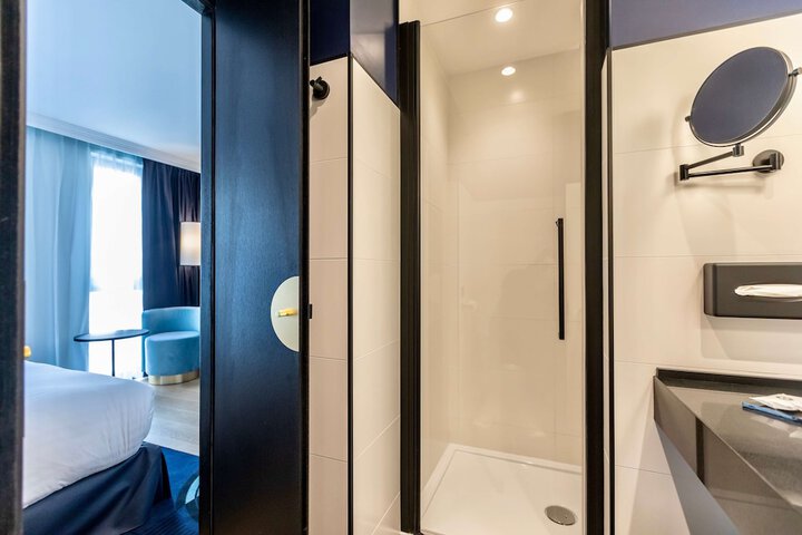 Room 48 of 90