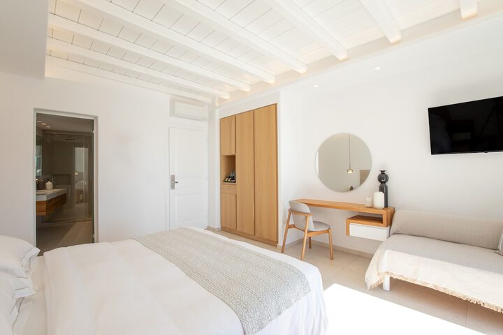 Room 16 of 110
