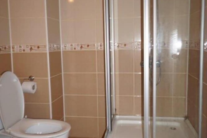 Room 6 of 24
