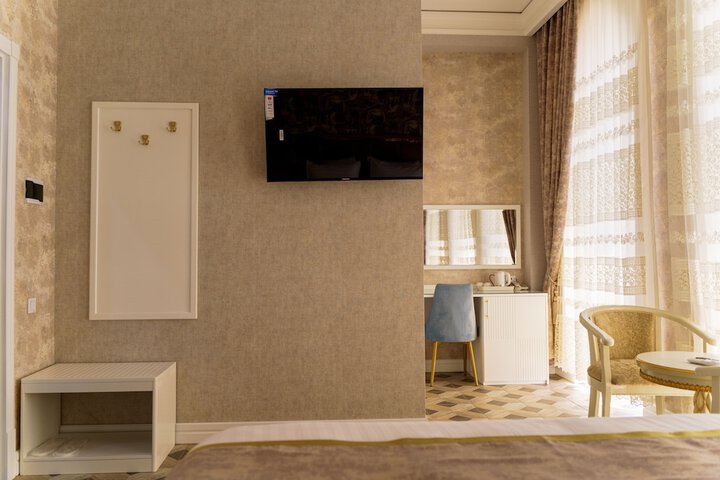 Room 14 of 48