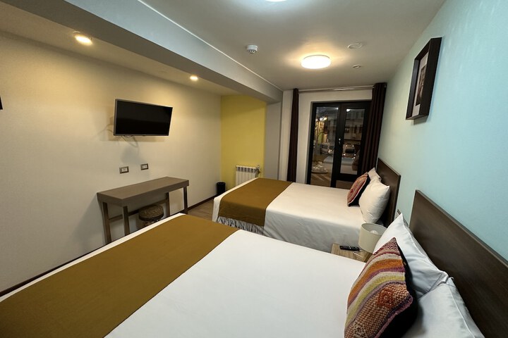 Room 10 of 167
