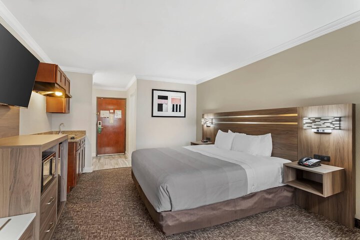 Room 36 of 65