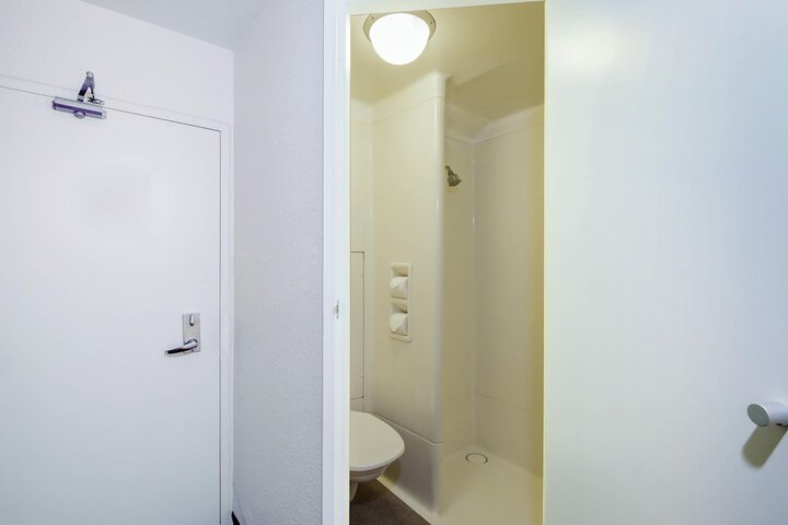 Room 9 of 22