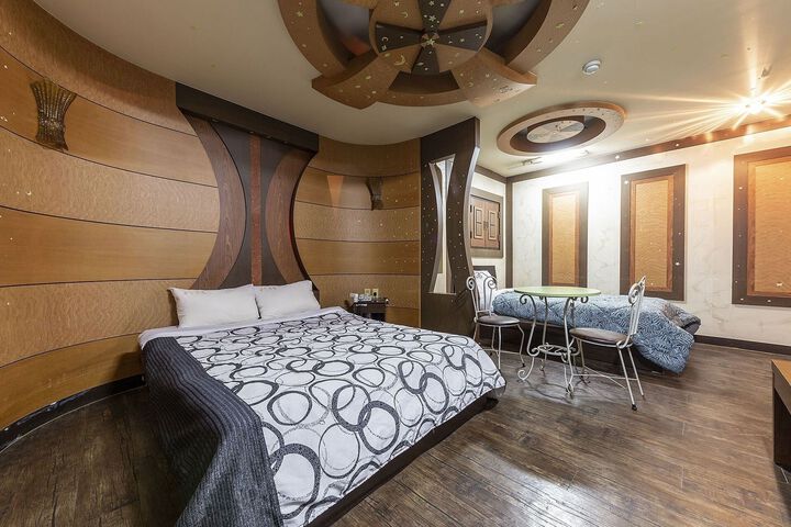 Room 26 of 27