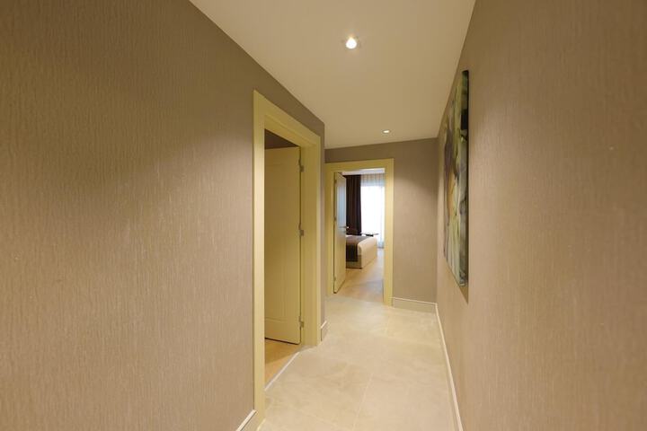 Room 17 of 76