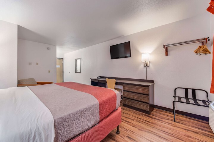 Double Room Disability Accessible (13 of 13)