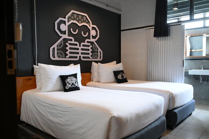 Room 14 of 49