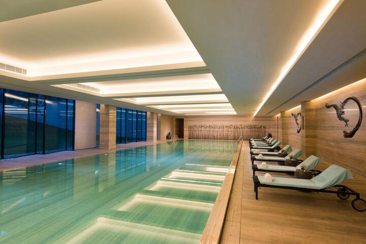 Hotel Pool