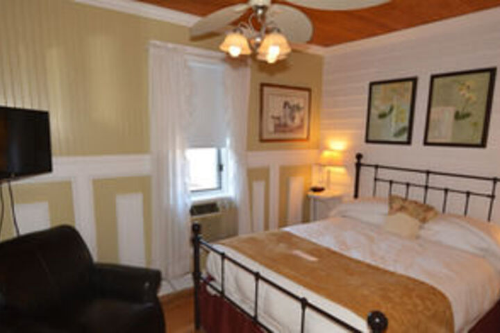 Room 9 of 29