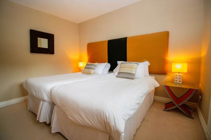 Room 4 of 74