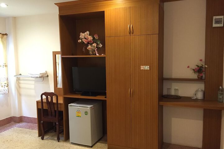 Room 32 of 52
