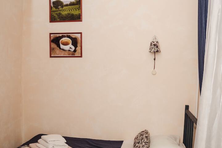 Room 24 of 36