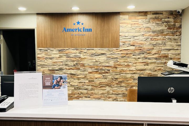 Concierge desk
