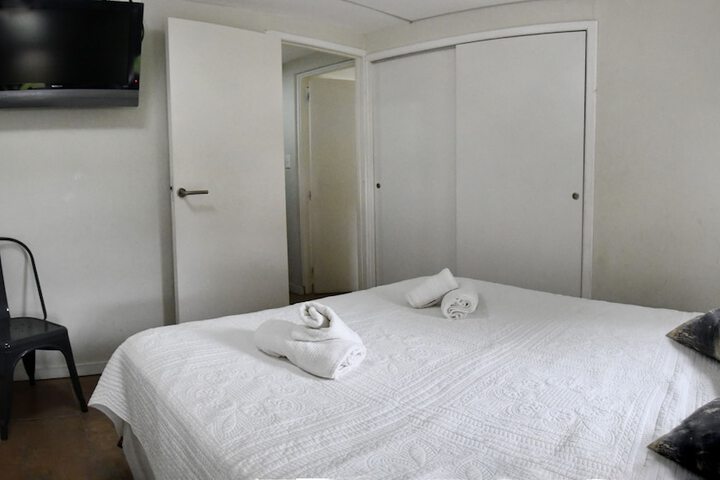 Room 9 of 118