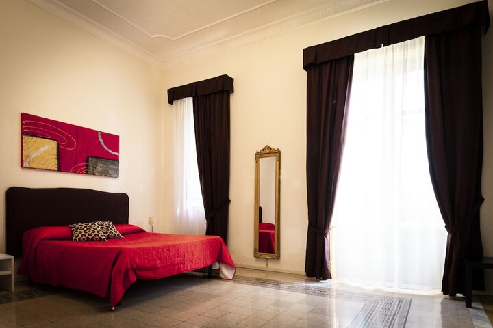Room 10 of 31