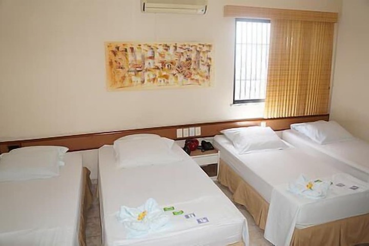 Room 10 of 26