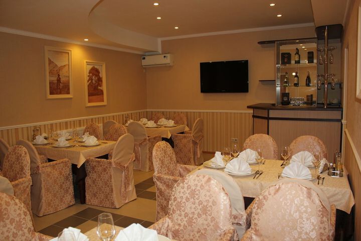 Dining 85 of 108