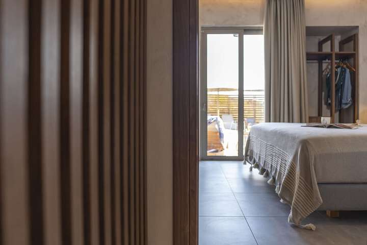 Room 15 of 90