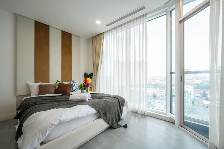 Room 10 of 48