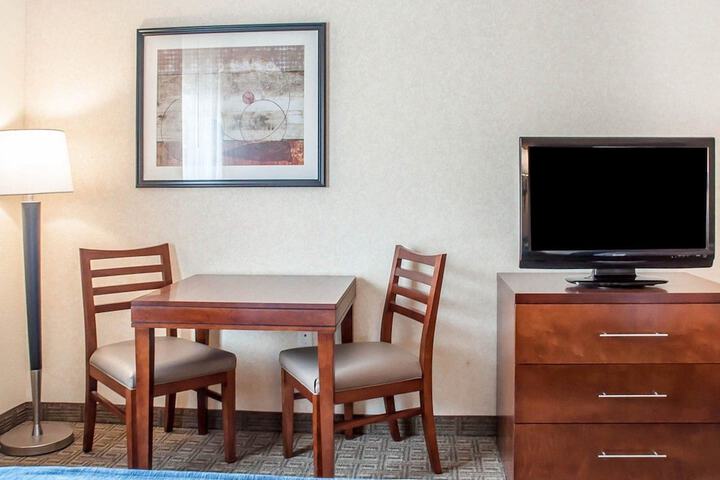 Room 7 of 27