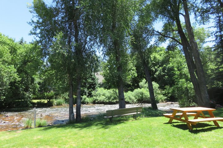 Hotel Exterior 30 of 35