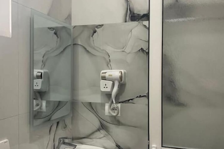 Room 16 of 26