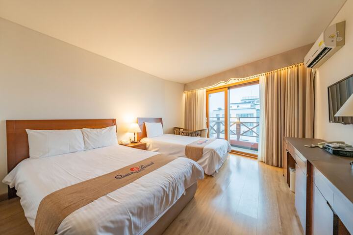 Room 10 of 36