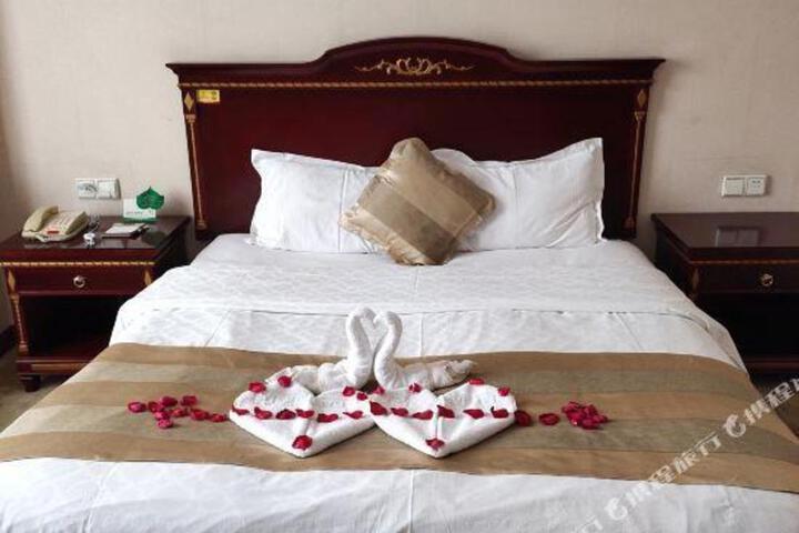 Luban International Hotel (Linyi Taisheng Plaza)
